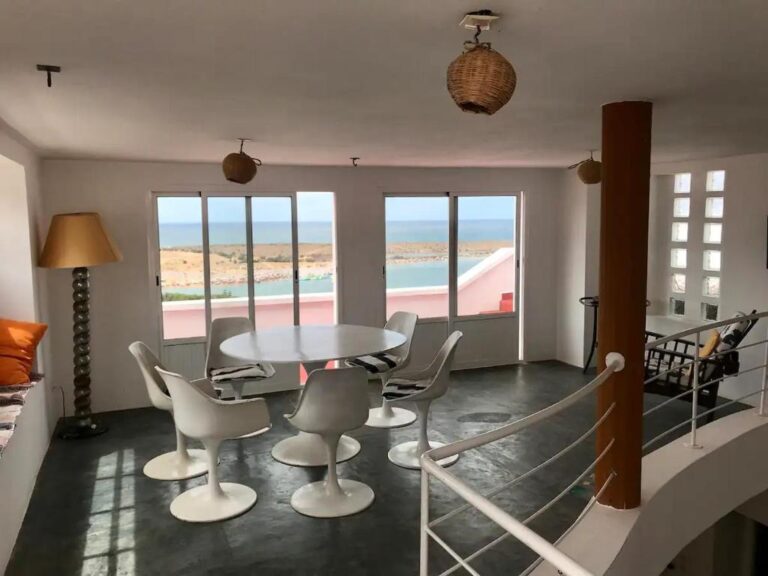 Villa Dar Dielna — séjour avec vue sur la lagune