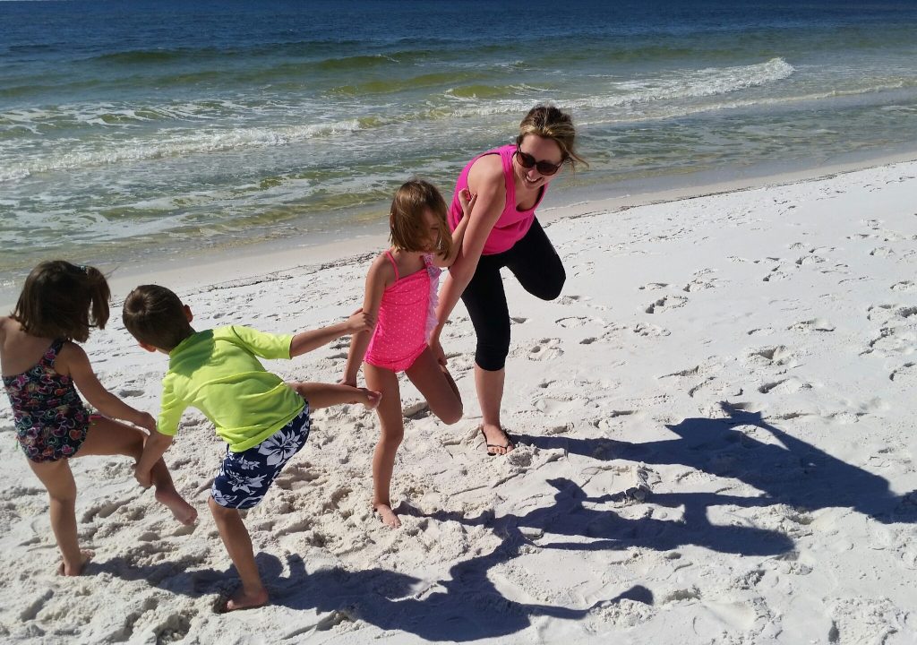 family-fun-on-vacation-to-sea-who-falls-down-first-2026-01-09-00-03-08-utc